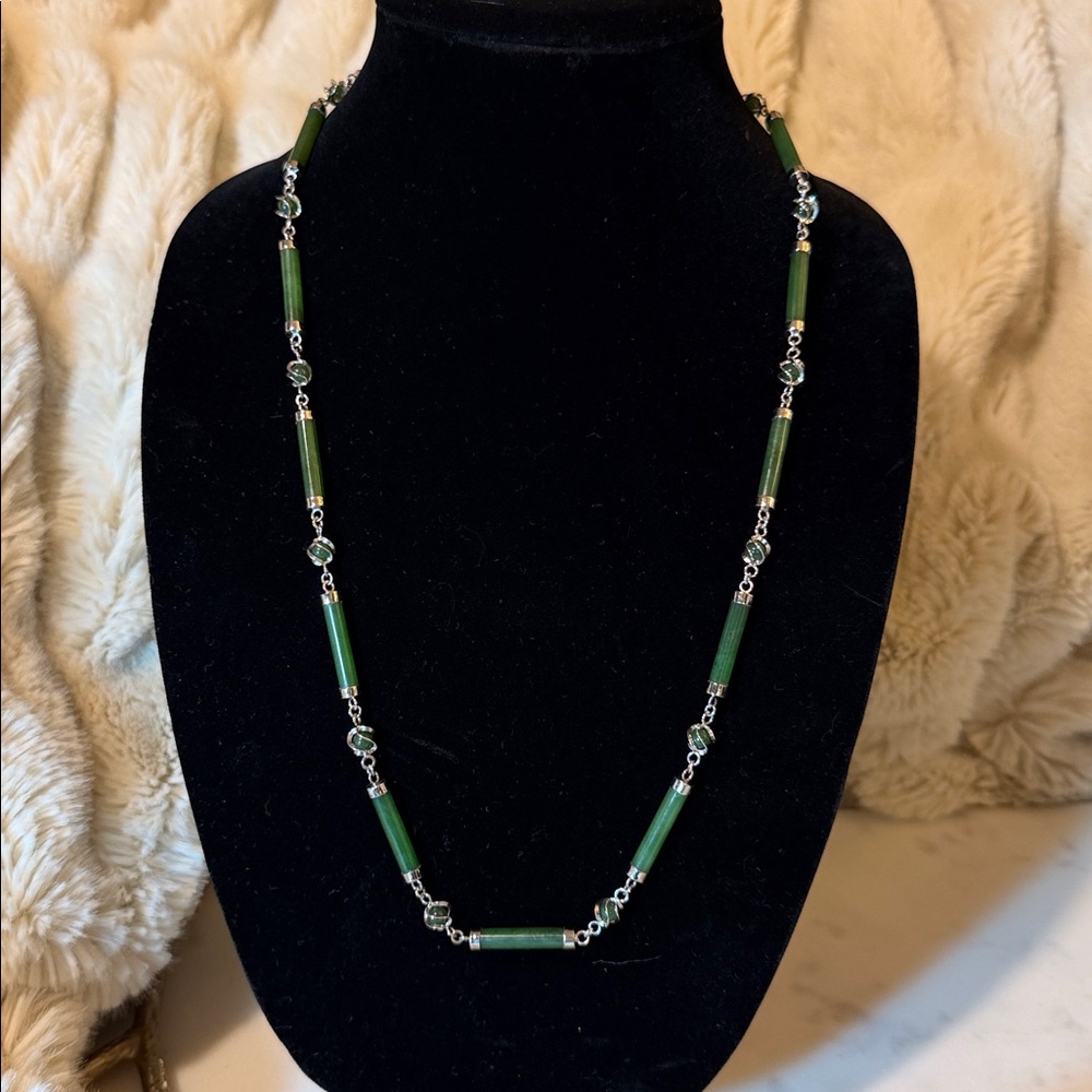 Green Jade Beaded Necklace in Silver Tone